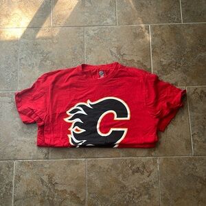 Calgary Flames T-Shirt (Men’s M)